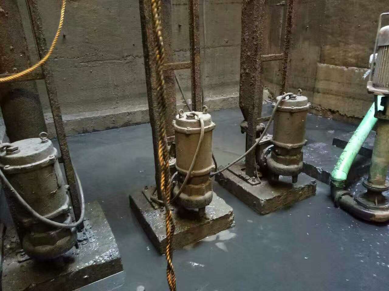 镇赉污水池清理